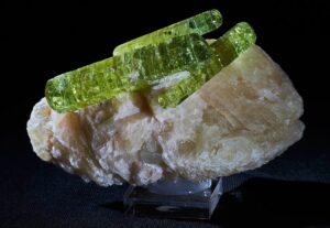 OVMC apaatite in calcite