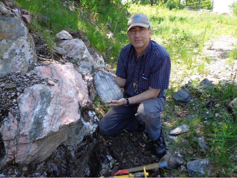 Collecting Giant Biotite Mica, Cantley, QC 2024 Collecting Giant Biotite Mica, Cantley, QC 2024